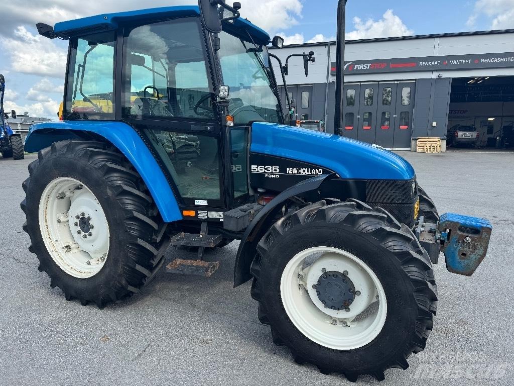 New Holland 5635 Traktori