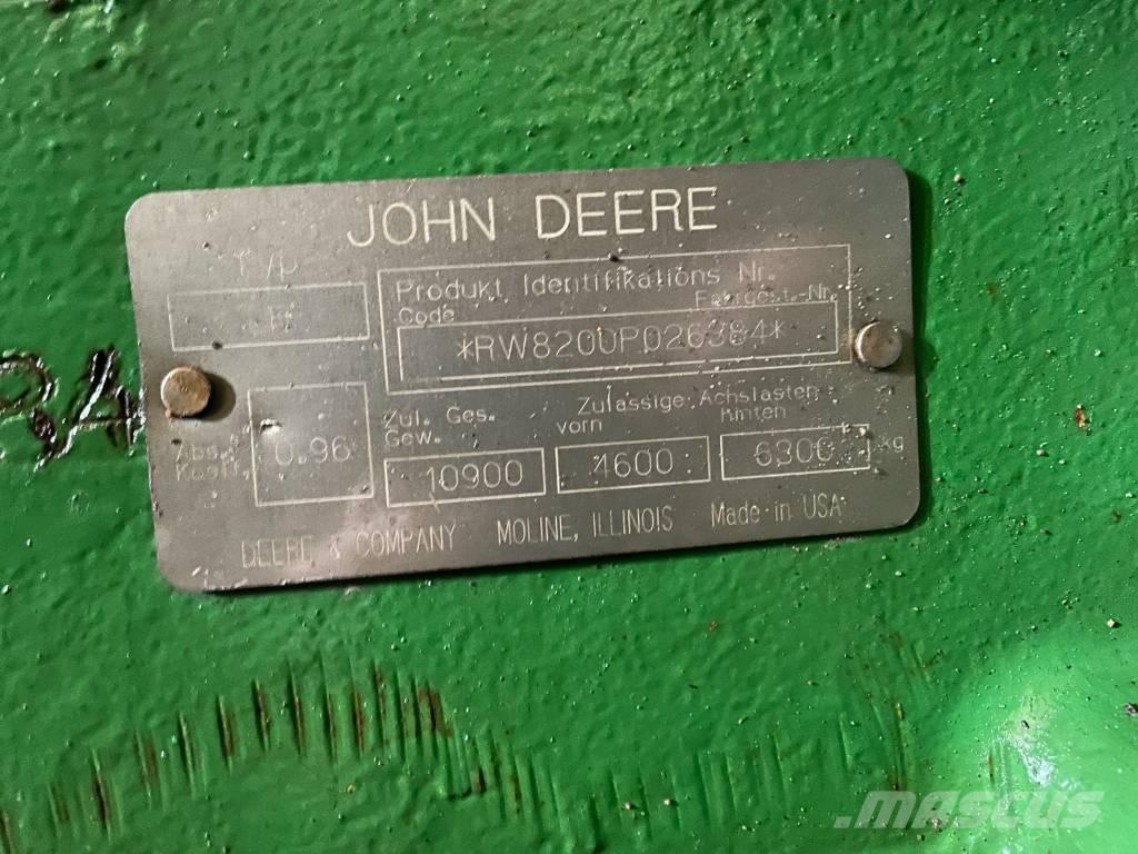 John Deere 8200 Traktori