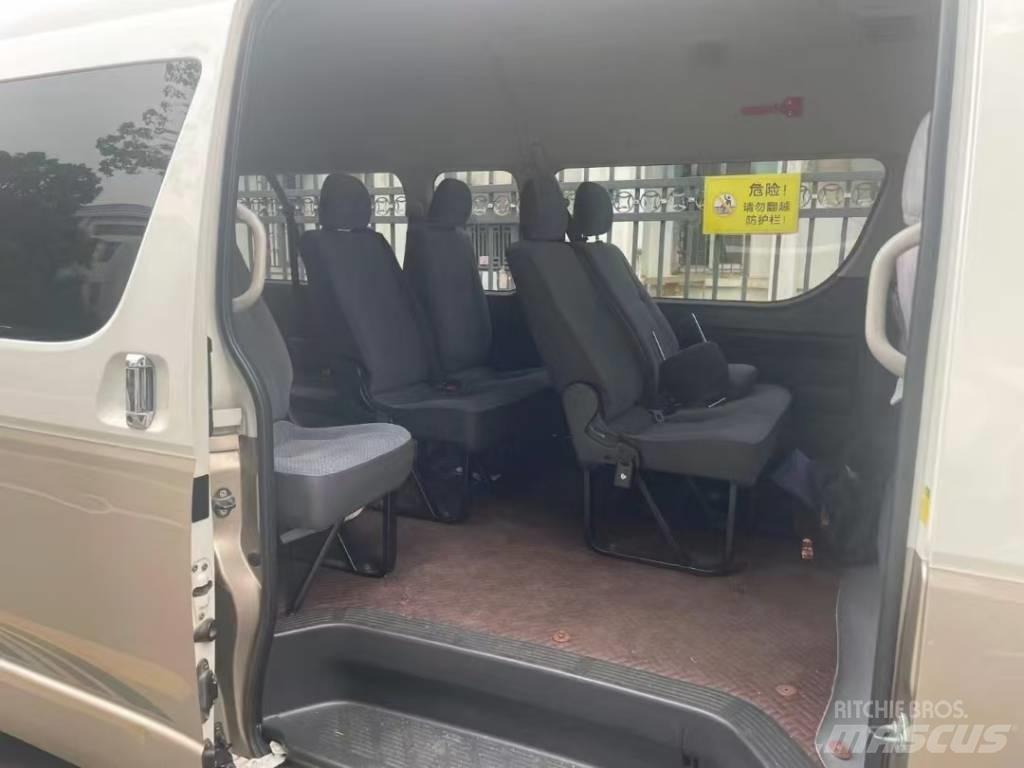 Toyota Coaster Međugradski autobusi