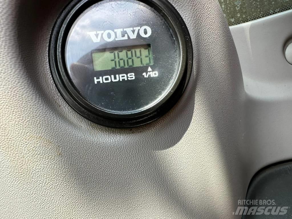 Volvo BM ECR235EL Bageri guseničari