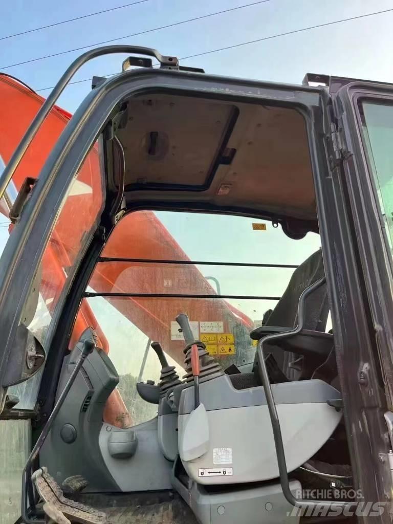 Hitachi ZX 300 Bageri guseničari
