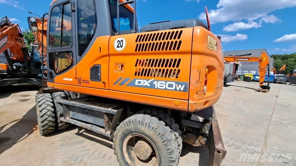 Doosan DX 160 W-3 Bageri točkaši