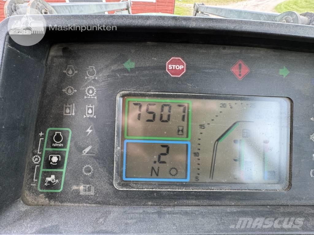 John Deere 7600 Traktori