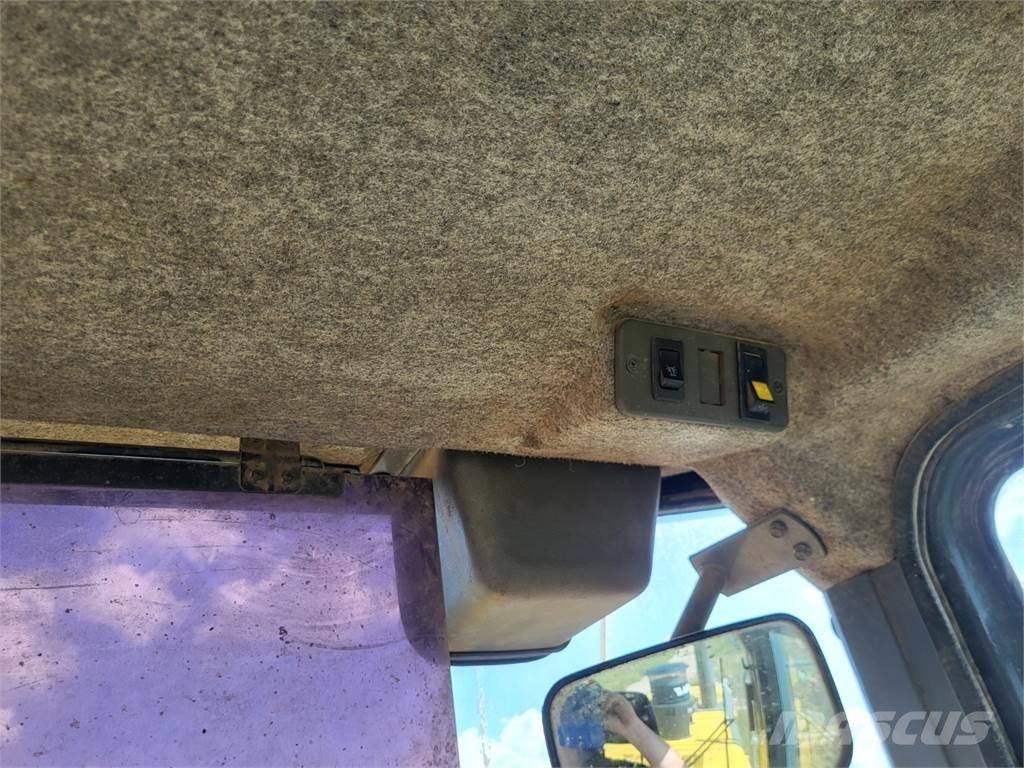 Komatsu WF 450T-3 Ostalo za građevinarstvo