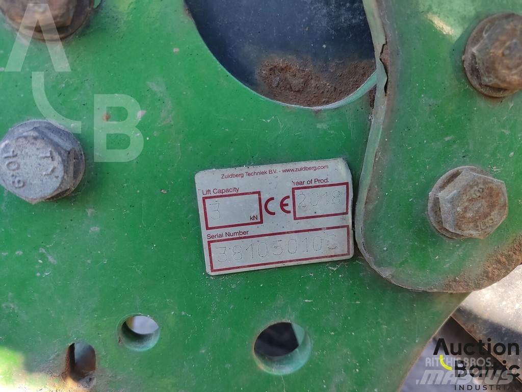 John Deere 2026R Traktori