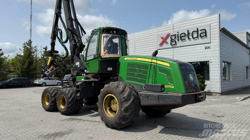 John Deere 1070 E Harversteri