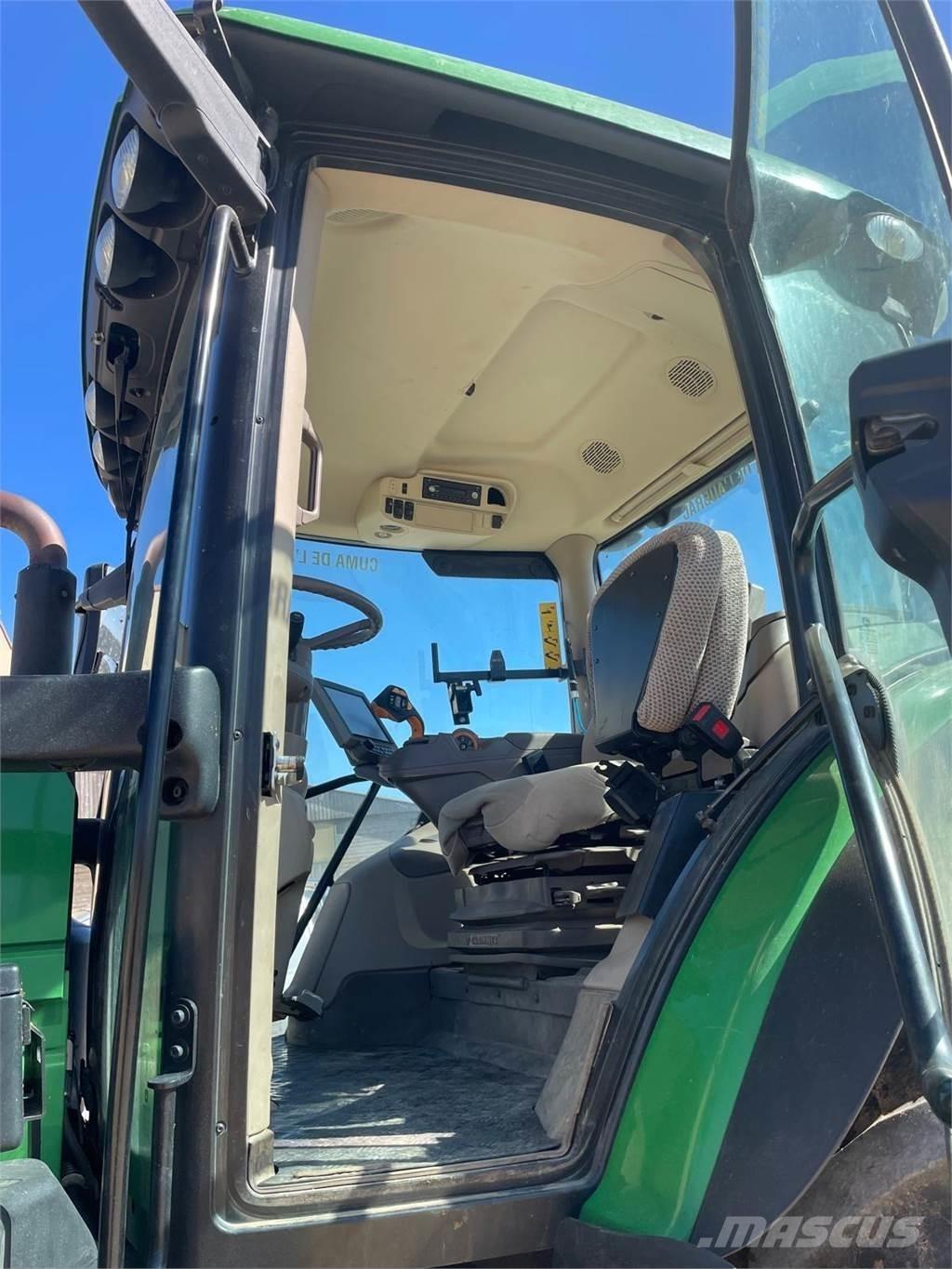 John Deere 6155R Traktori