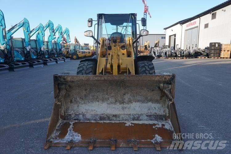 CAT 906 M Utovarivači na točkove