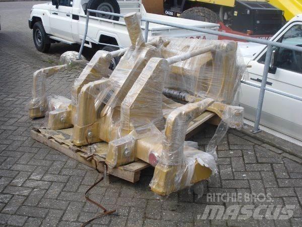 CAT 140M/160M Ripper Ostalo za građevinarstvo