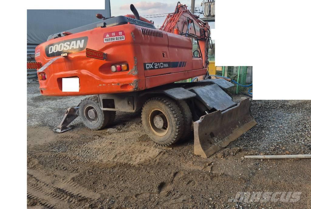 Doosan DX210W Bageri točkaši