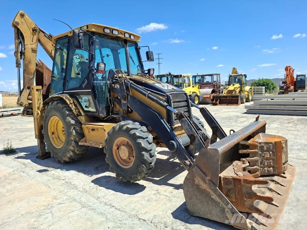 CAT 428 D Rovokopači