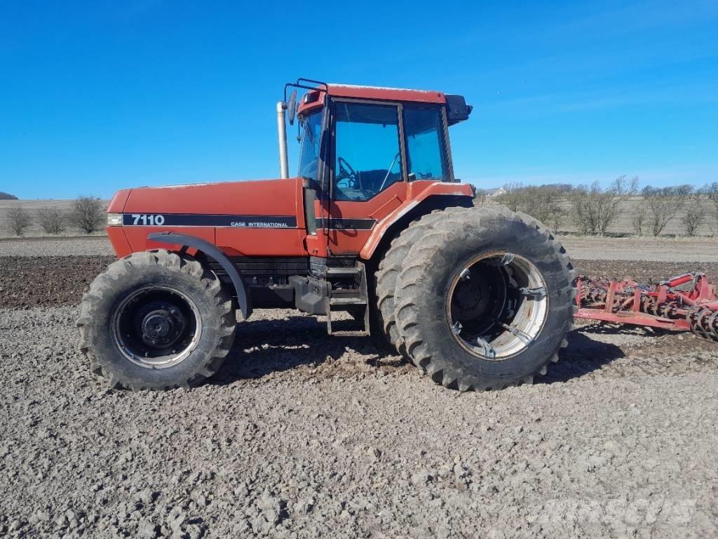 Case IH Magnum 7110 Traktori