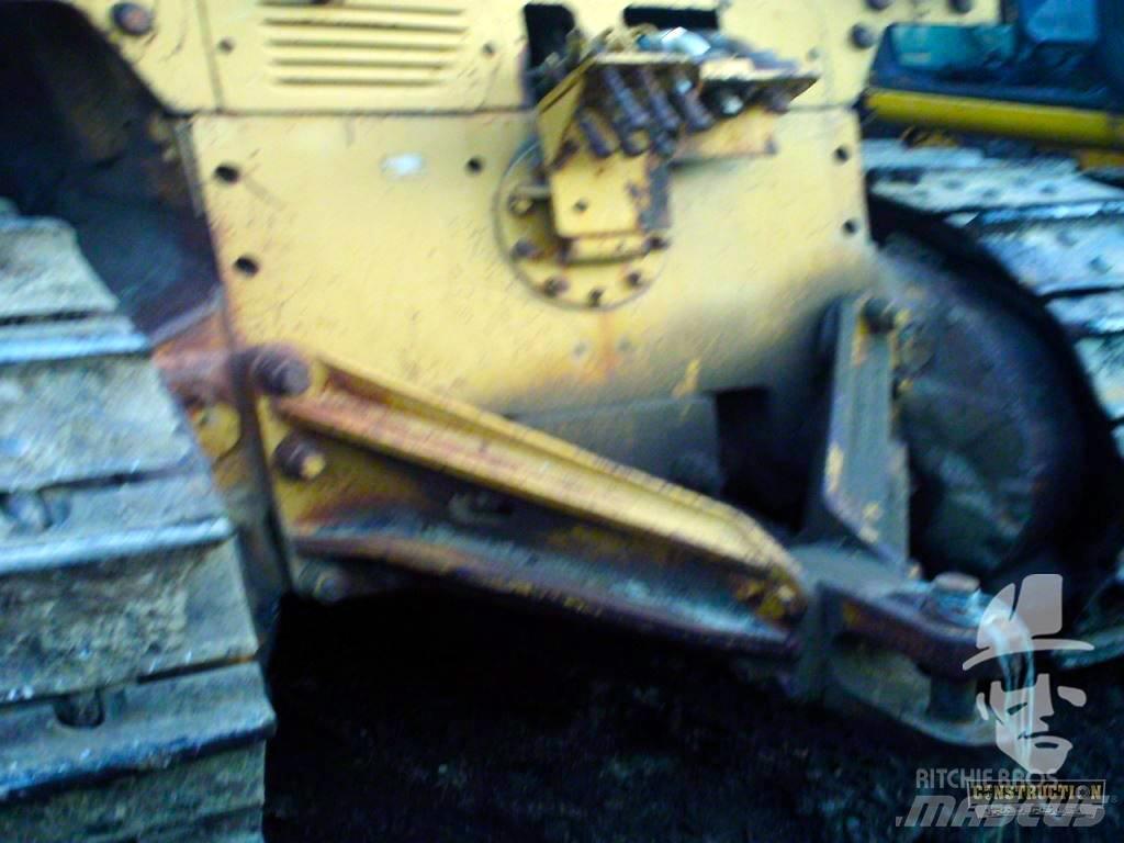 CAT D 8 K Buldožeri guseničari