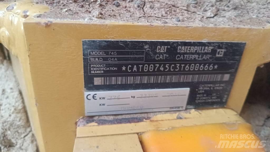 CAT 745 Zglobni damperi