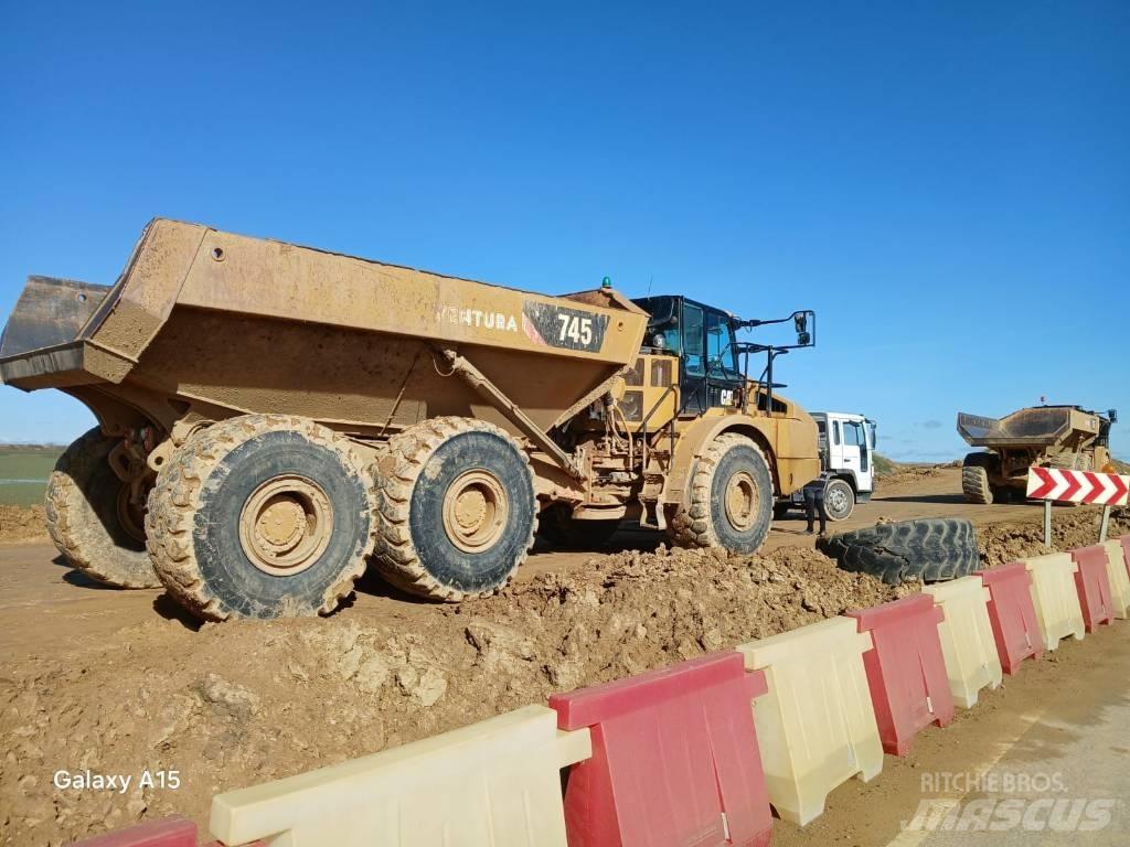 CAT 745 Zglobni damperi