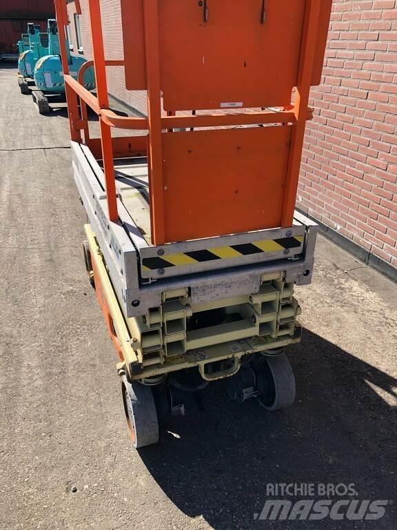 JLG 1930es Makazaste platforme