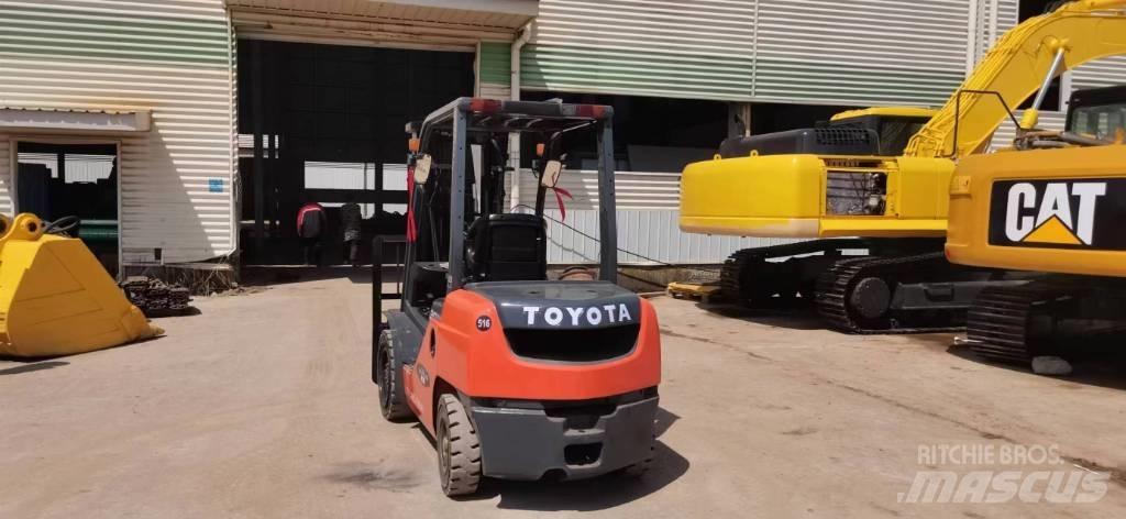 Toyota 8 FDN 30 Dizelski viljuškari