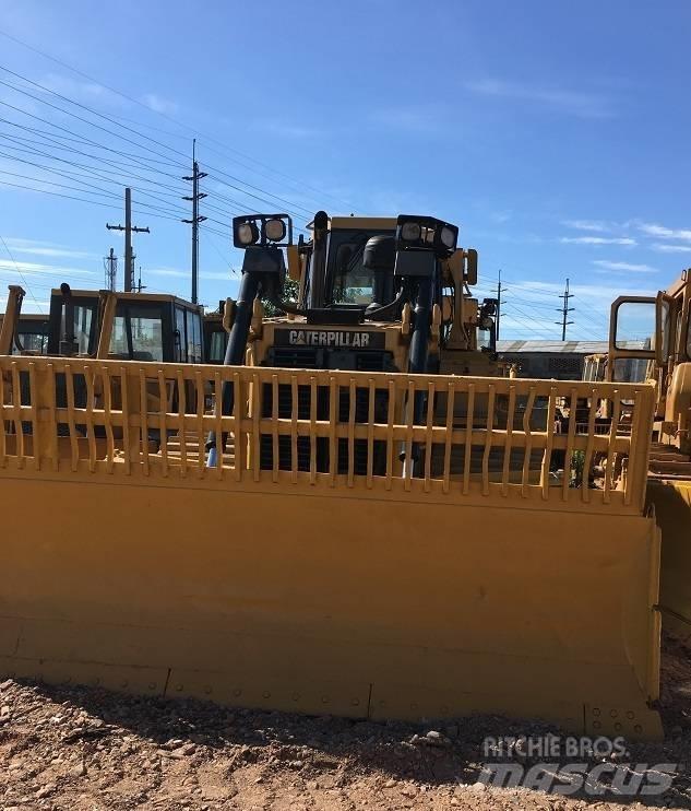 CAT D 6  R Buldožeri guseničari
