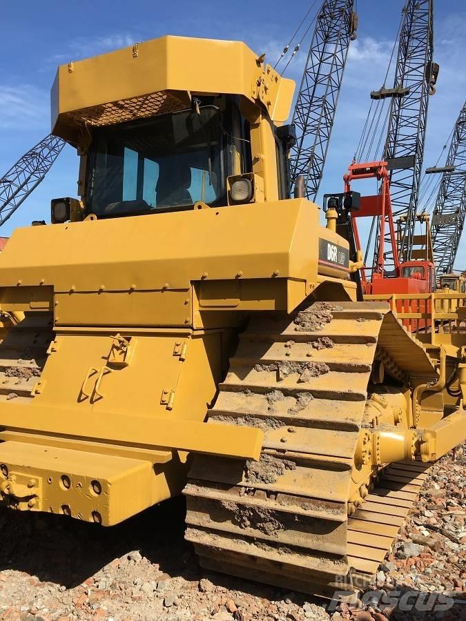 CAT D 6  R Buldožeri guseničari