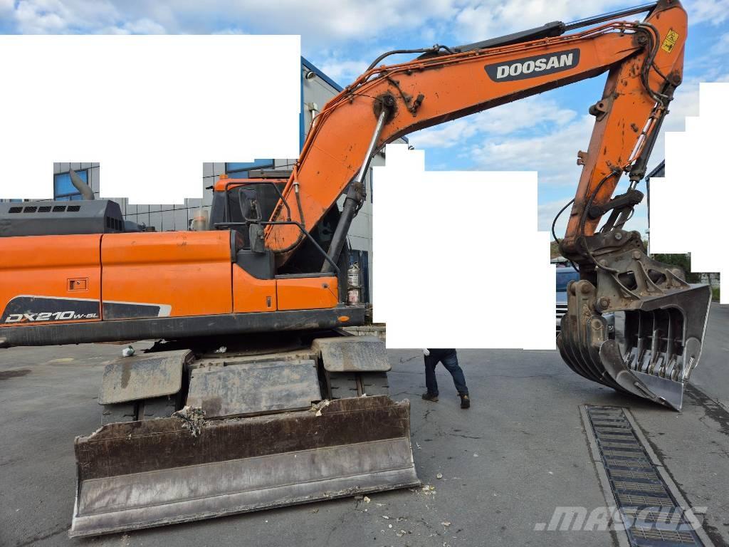 Doosan DX 210 W Bageri točkaši