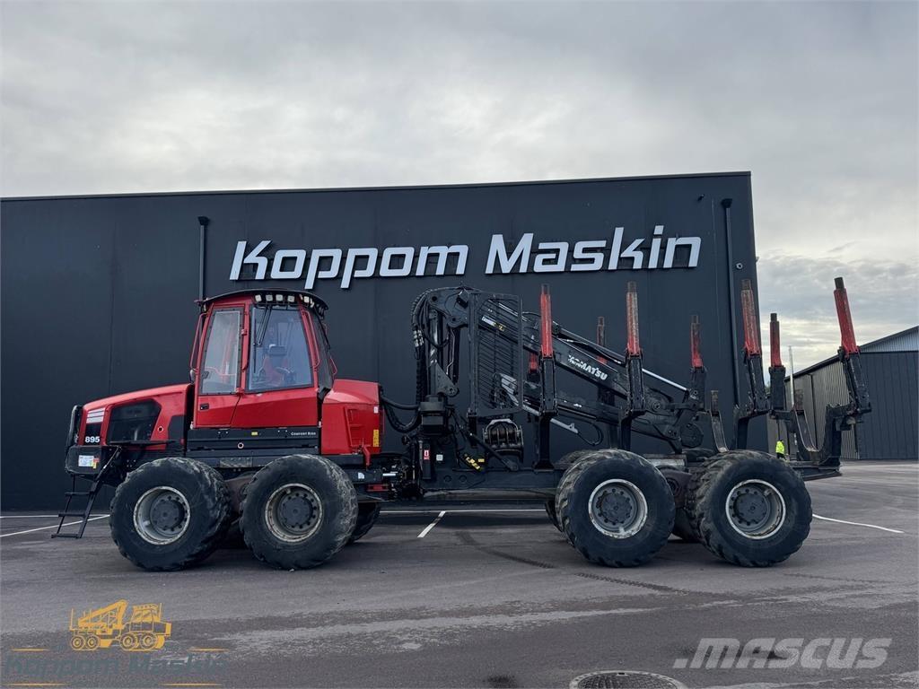 Komatsu 895 Forvarderi