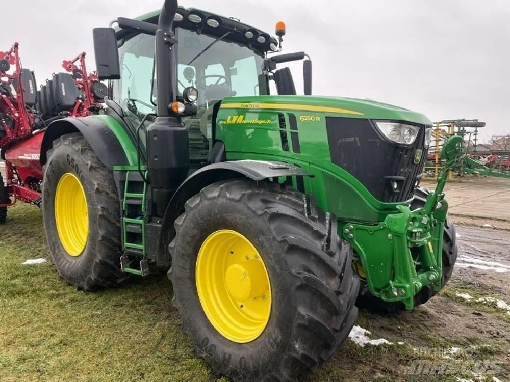 John Deere 6250 R Traktori