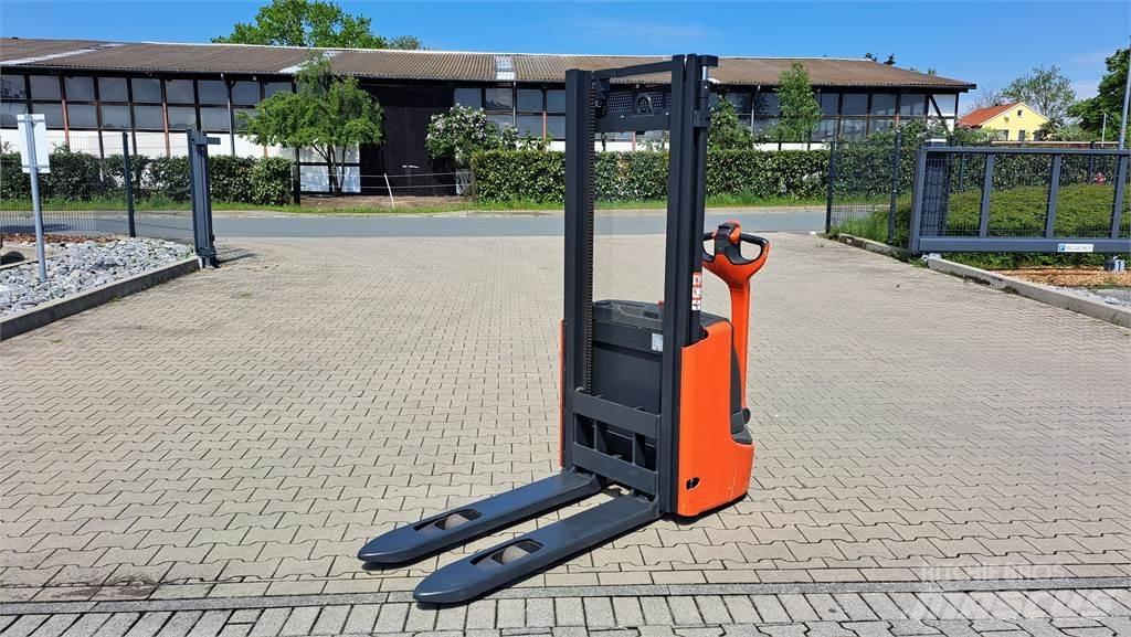 Linde L12- BR1172 Ručni električni viljuškar