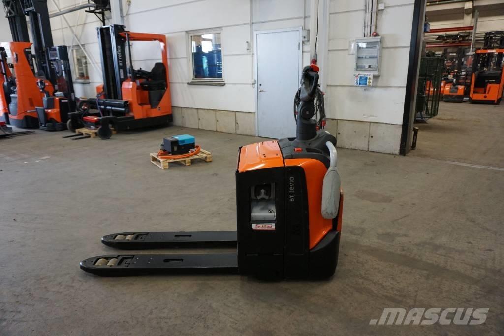 Toyota LPE220 Nisko podizni električni viljuškar sa stajalištom