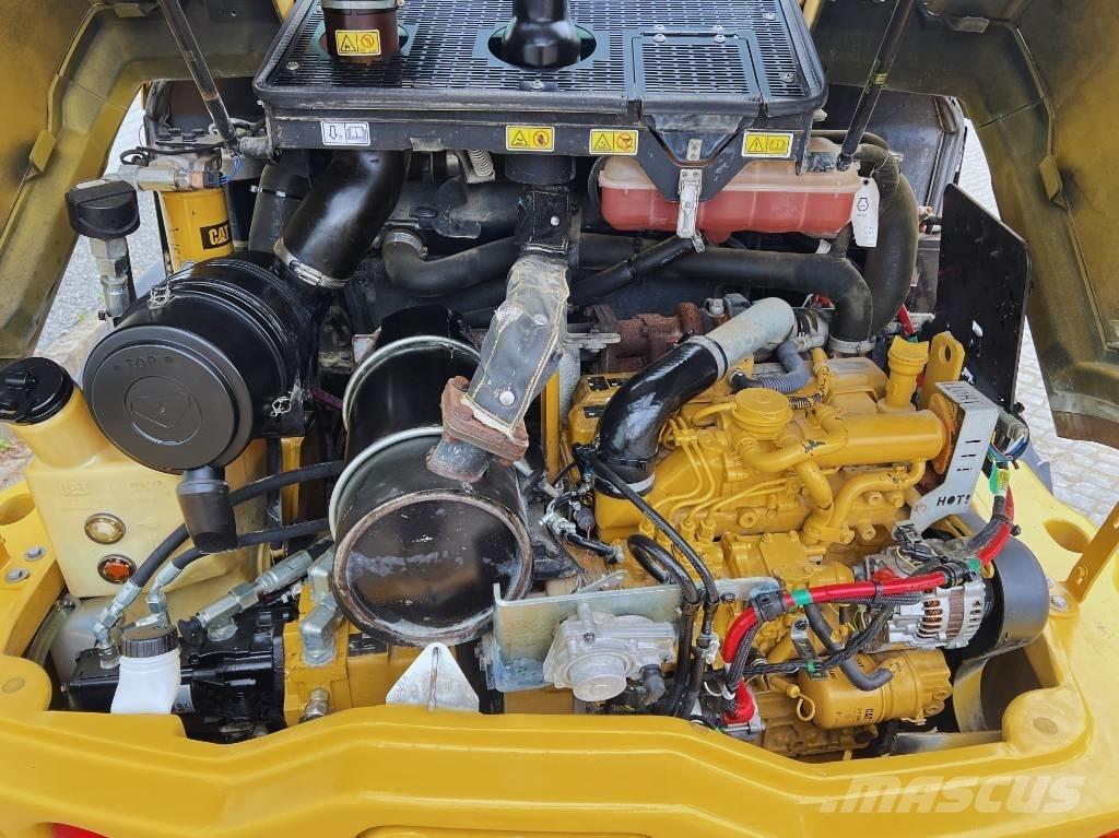 CAT 906 M    2016 Utovarivači na točkove