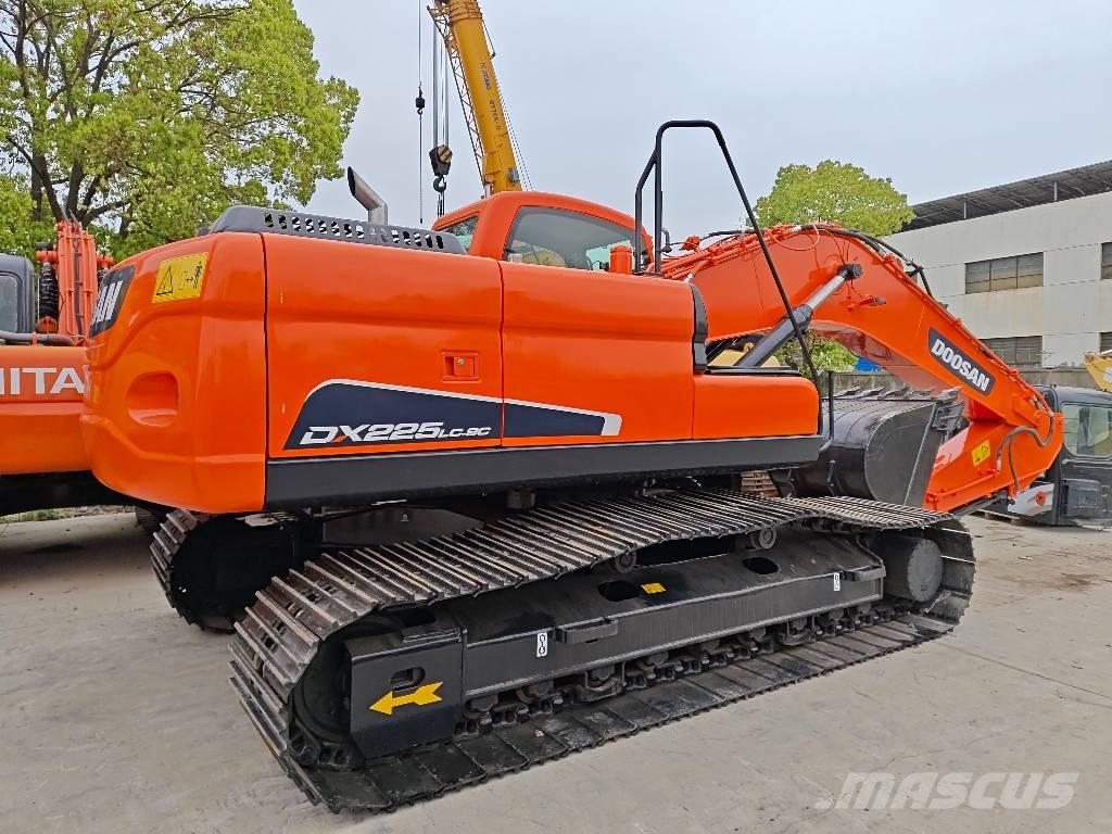 Doosan DX 225 LC Bageri guseničari