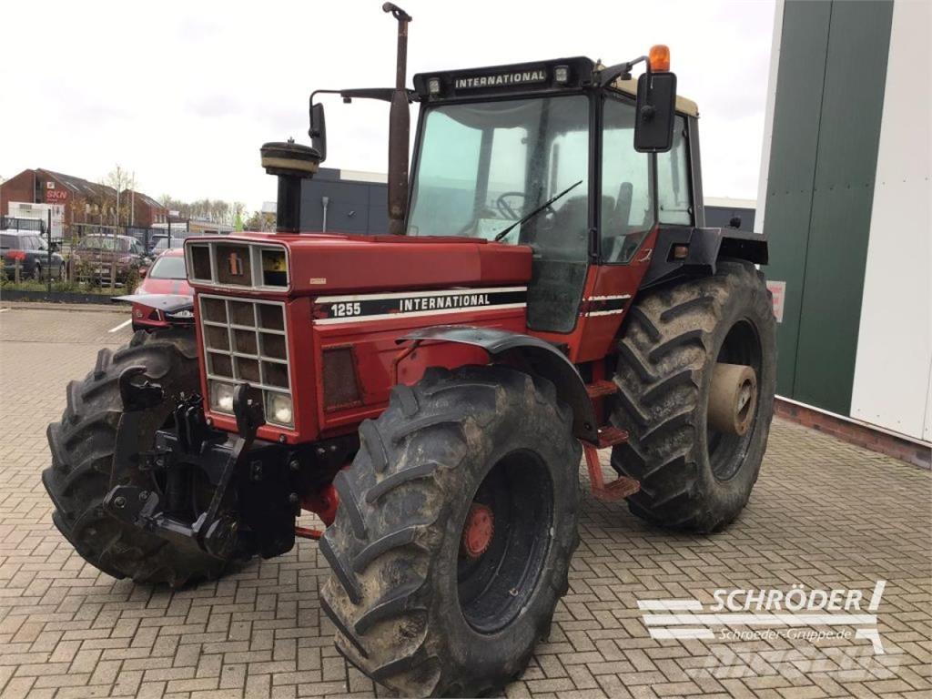 Case IH 1255 Traktori