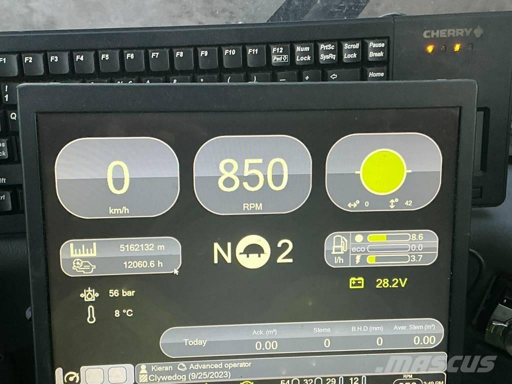 Komatsu 901 TX Harversteri