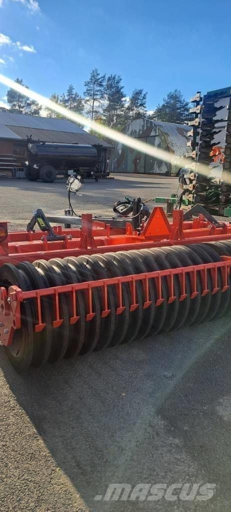 Tume D Harrow 400 Tanjirače