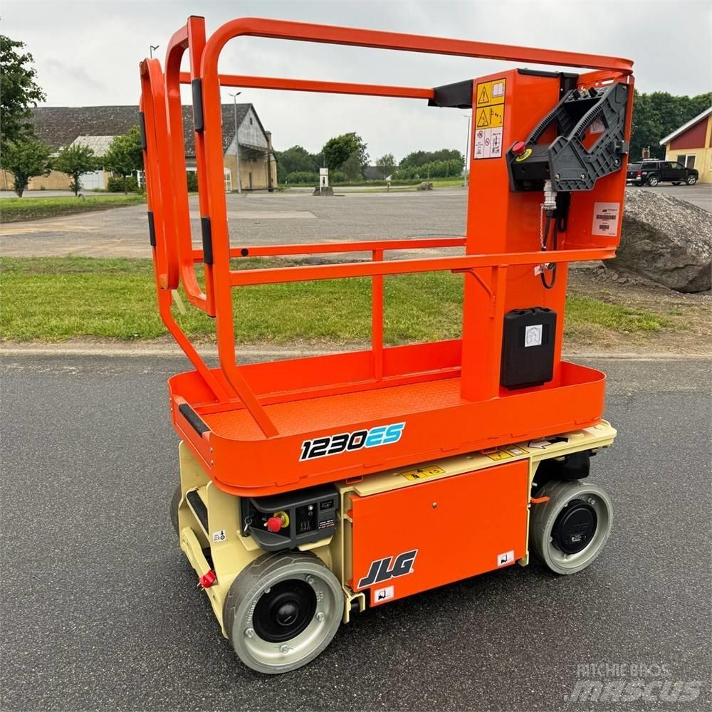 JLG 1230 ES Jarbolne penjajuće platforme