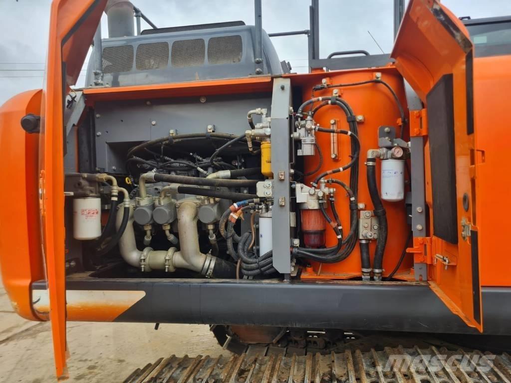Hitachi ZX 210 LC-6 Bageri guseničari