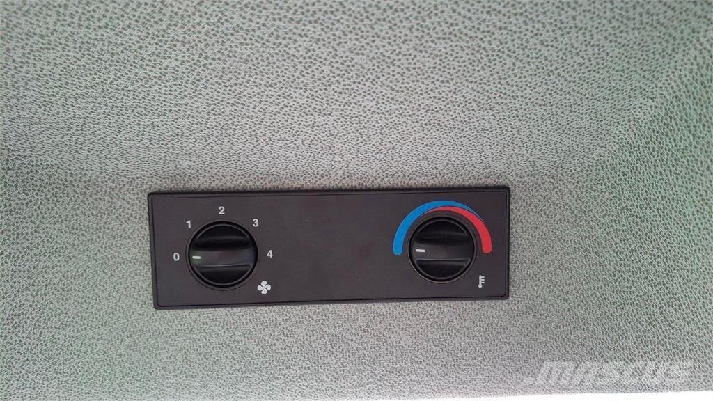 CLAAS Elios 210 Traktori