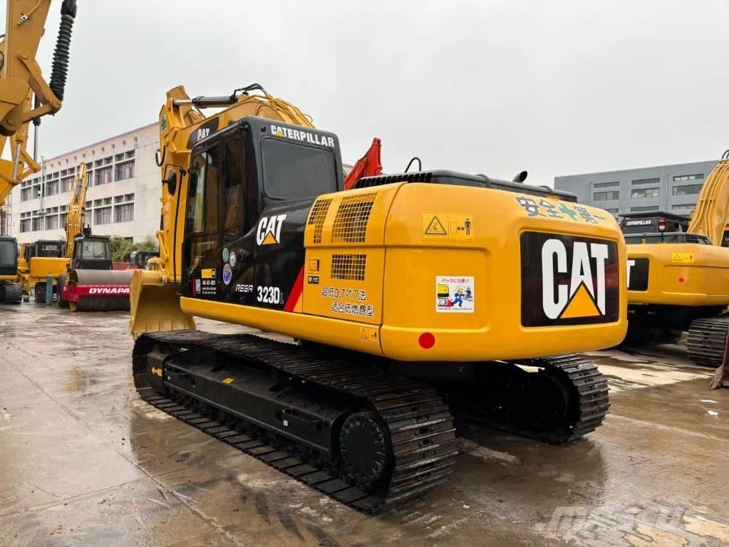 CAT 323 D Bageri guseničari