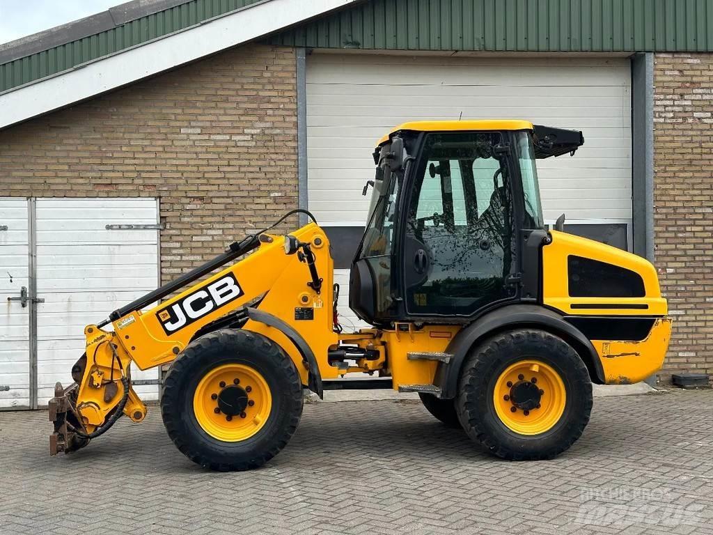 JCB TM220 SV A Teleskopski utovarivači točkaši