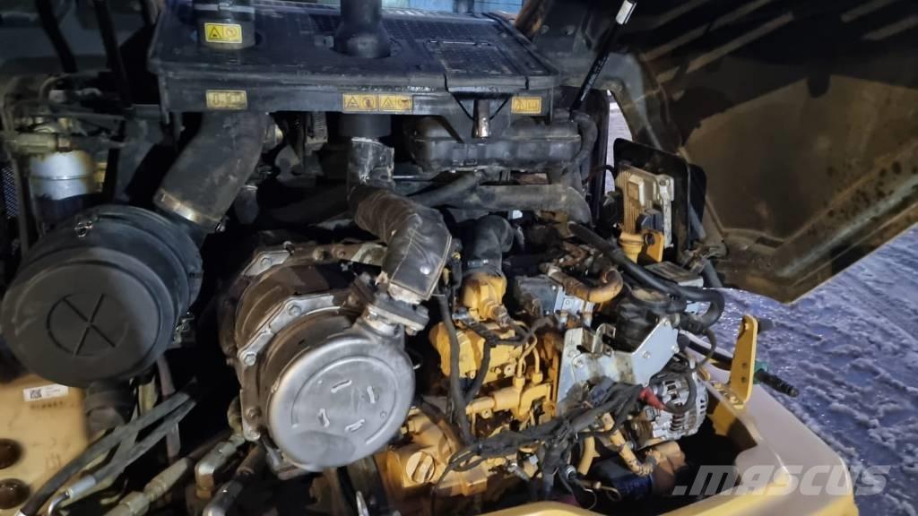 CAT 906M Utovarivači na točkove