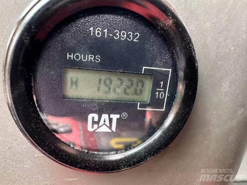 CAT 320 D Bageri guseničari