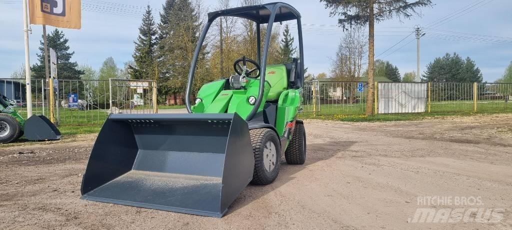 Avant 225 Višenamenski utovarivači