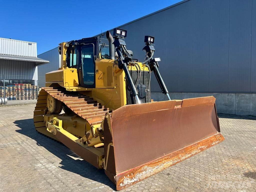 CAT D6T LGP Buldožeri guseničari