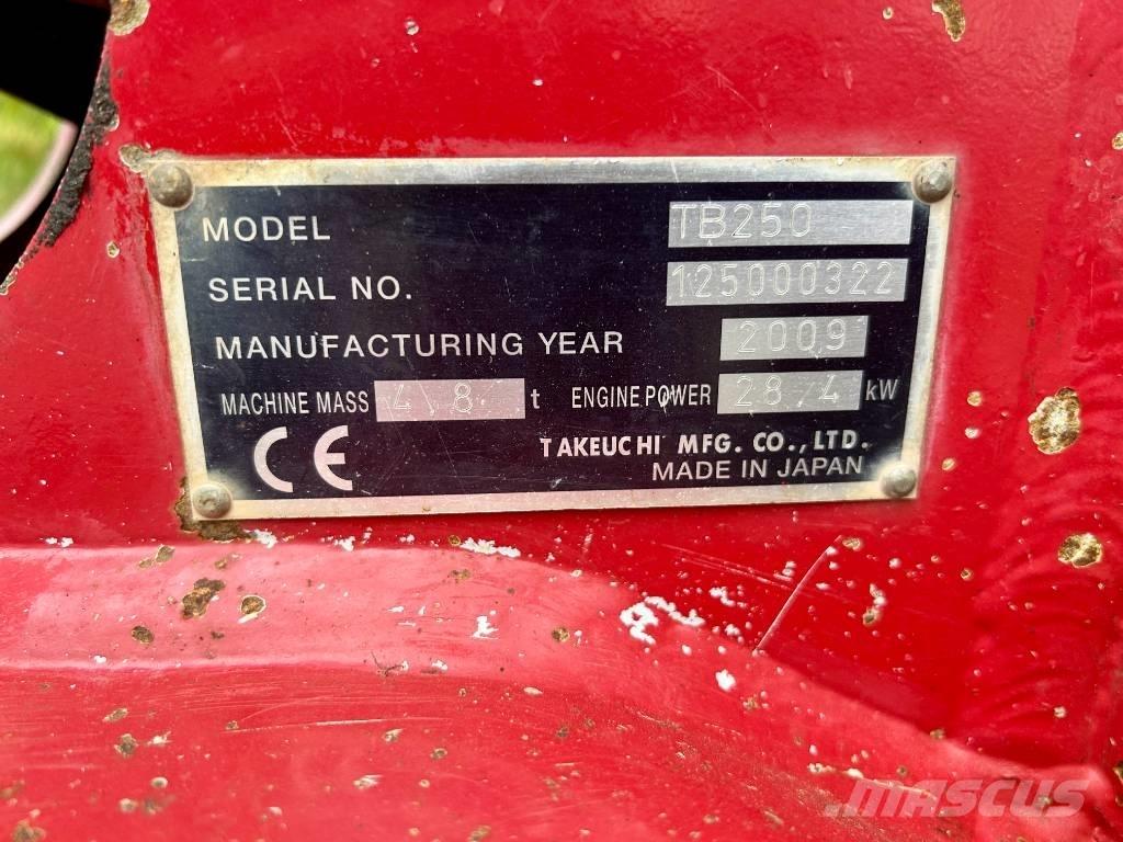 Takeuchi TB 250 Mini bageri < 7t