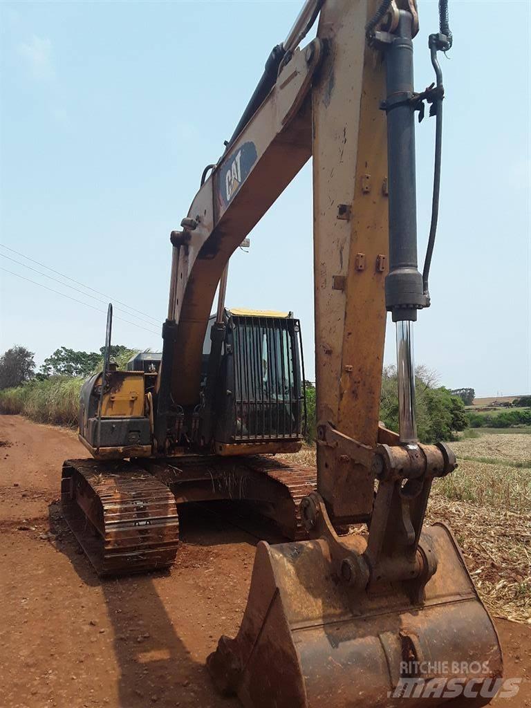 CAT 318D2L Bageri guseničari