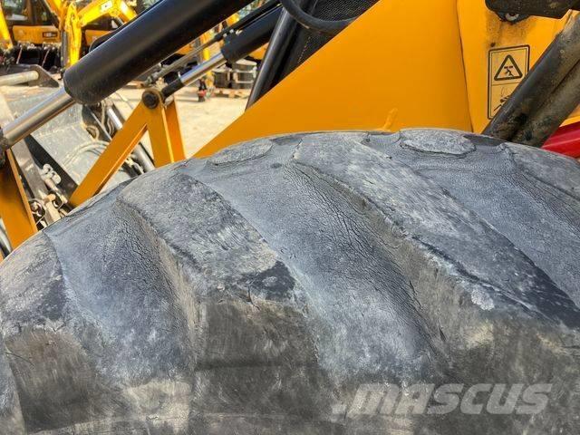 JCB 4CX AEC Rovokopači