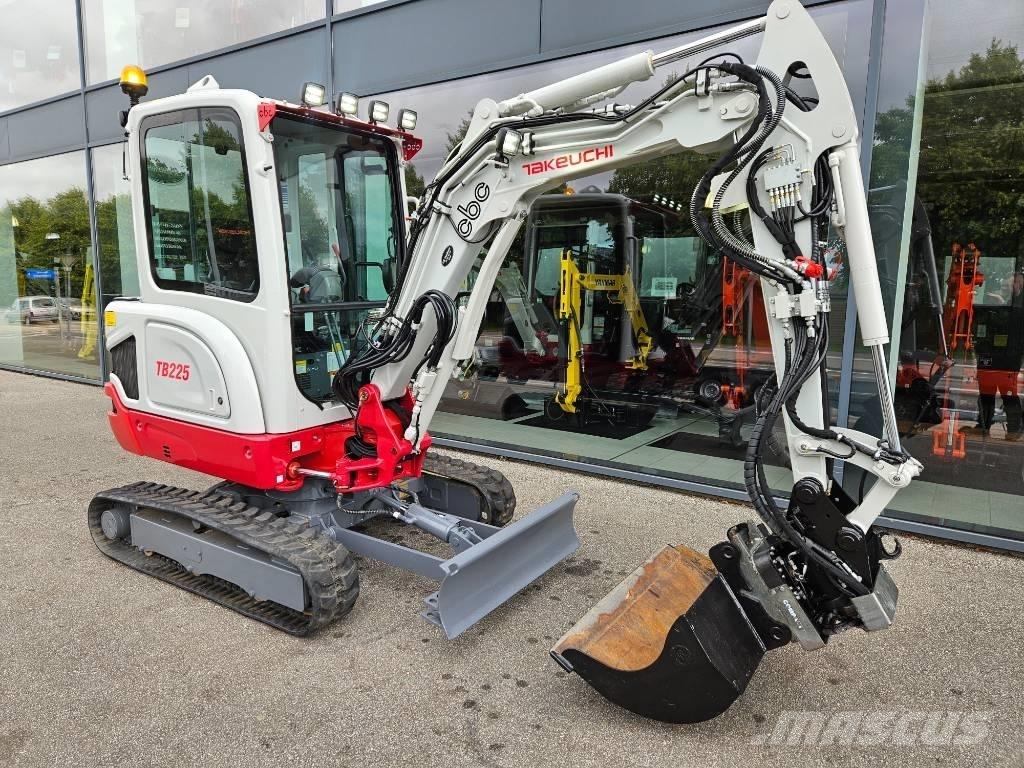 Takeuchi TB 225 Mini bageri < 7t