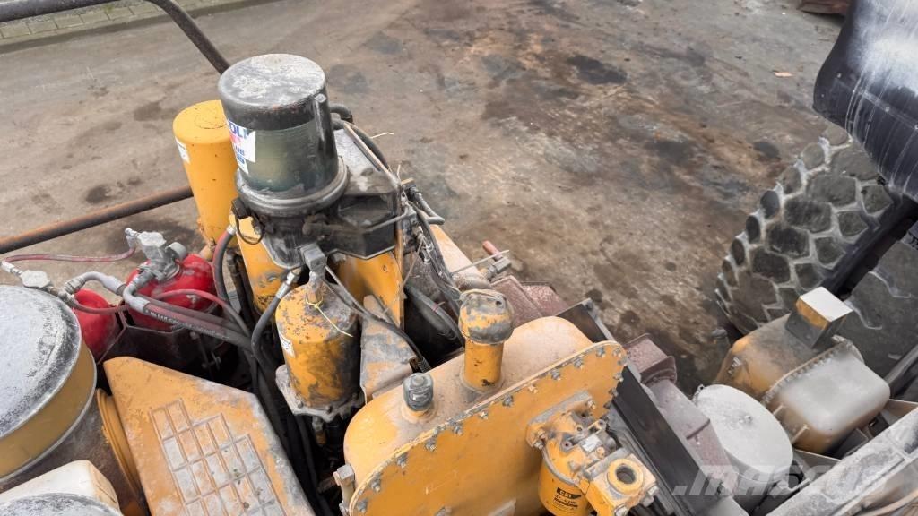 CAT 775 D Kruti damperi