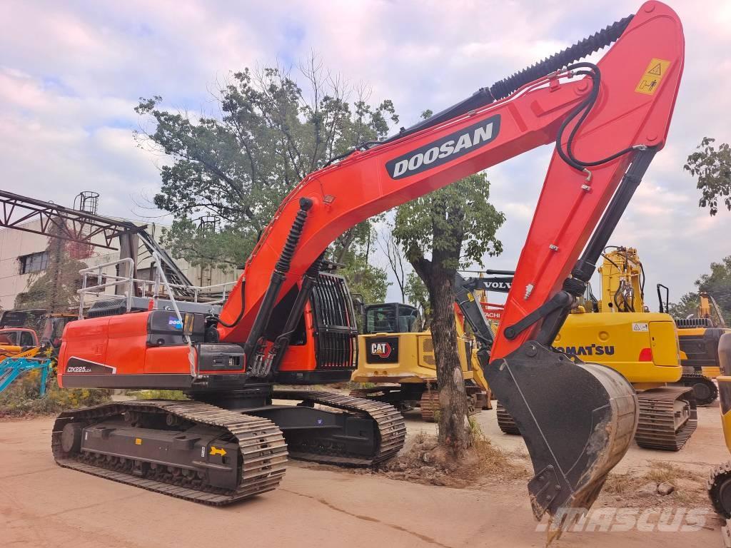Doosan DX 225 Bageri guseničari