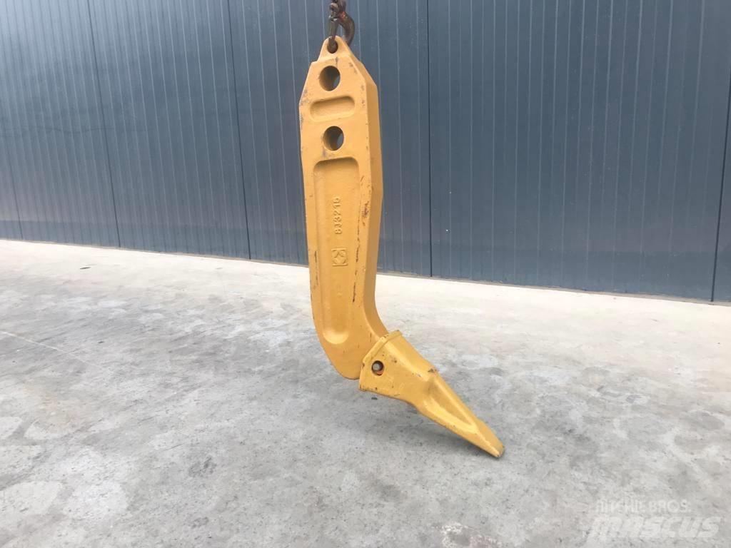 Komatsu D65 Shank Kultivatori za građevinarstvo