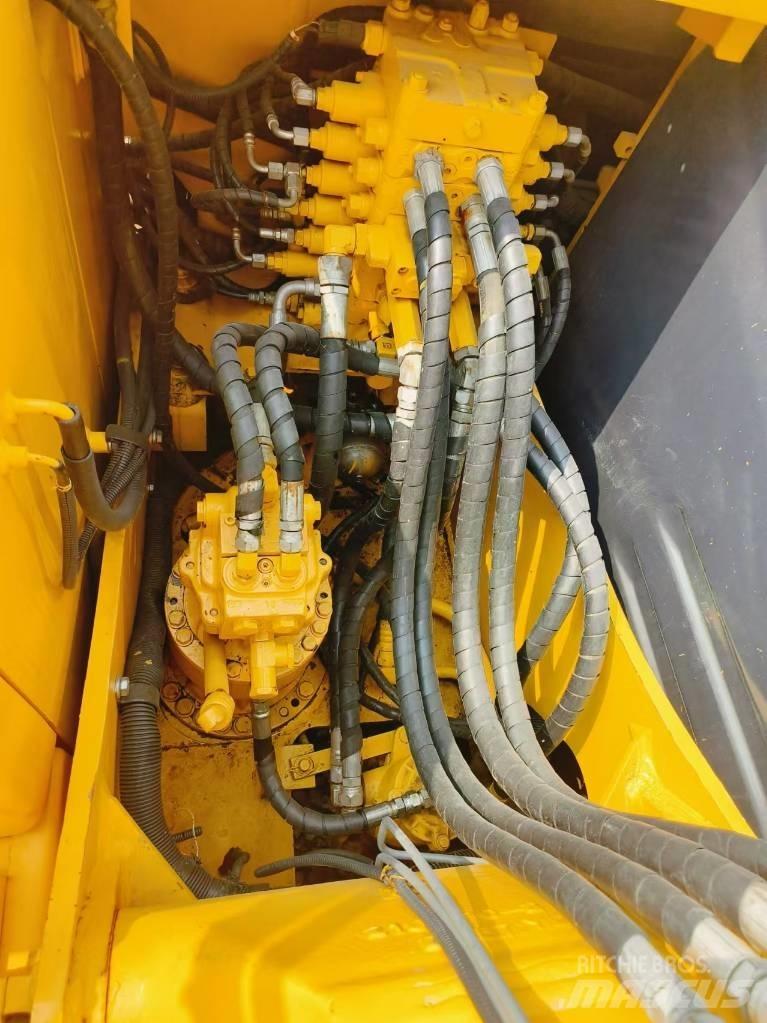 Komatsu PC 130-7 Bageri guseničari